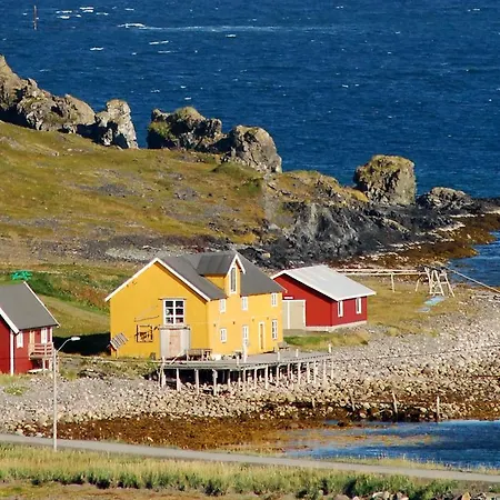 Kongsfjord Gjestehus Manedskarbua * Berlevåg