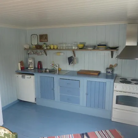 Holiday park Kongsfjord Gjestehus Manedskarbua